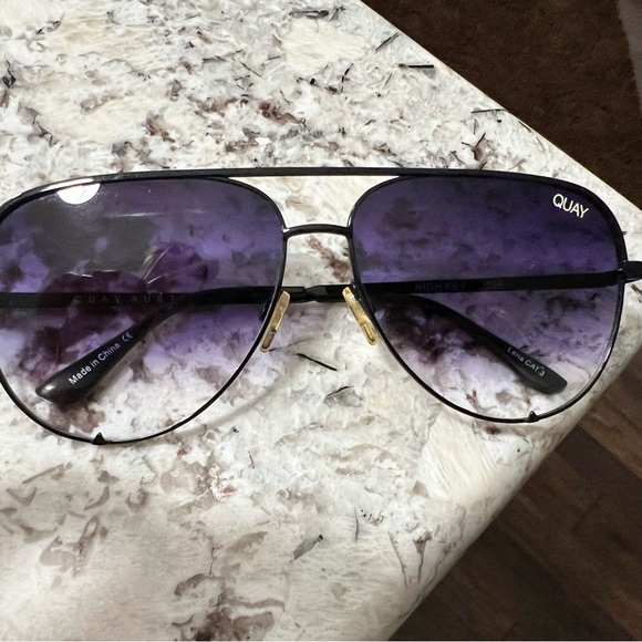 QUAY - HIGHKEY SUNGLASSES - Picture 2 of 4